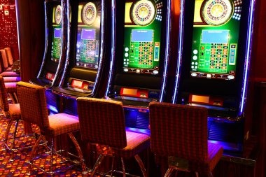 laetoto slot mobile app home screen showing live football markets and casino games